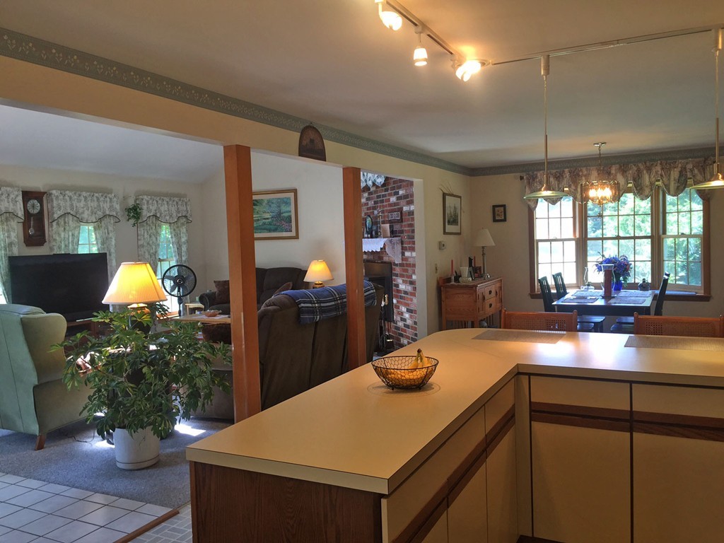 14 Hoosac Road Deerfield, MA 01342 - Photo 5 of 24 Gallery Image 5