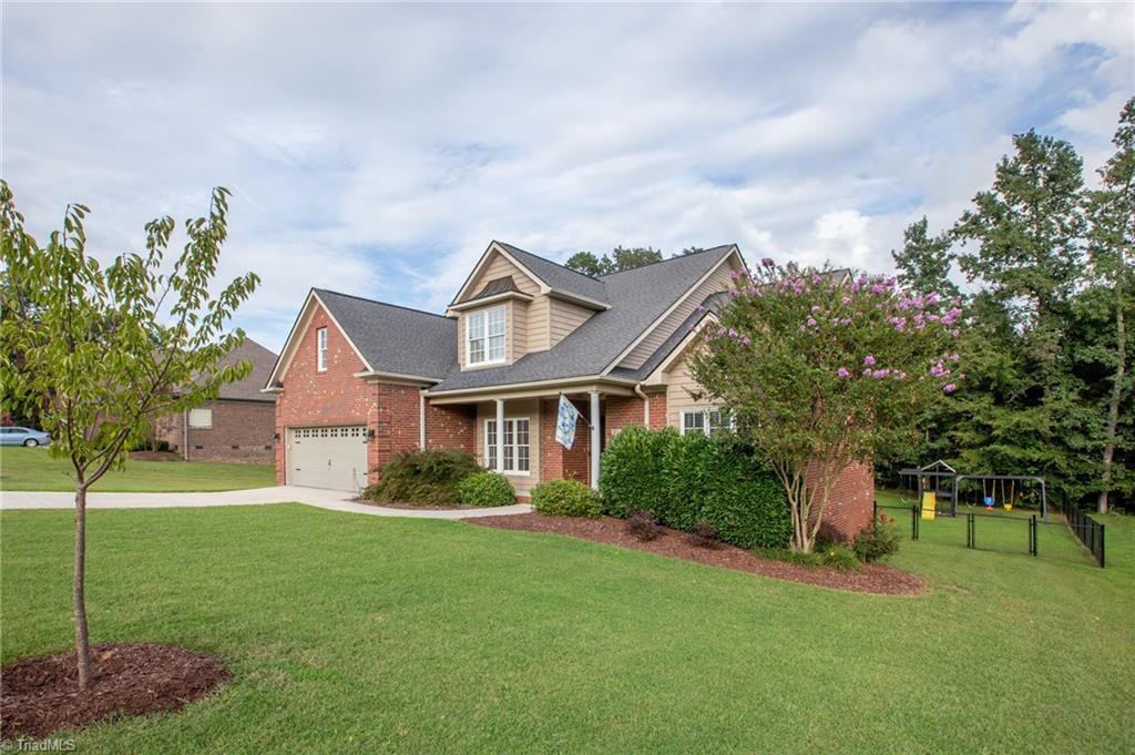 226 Ashbrook Road Thomasville, NC 27360 - Photo 4 of 30 Gallery Image 4