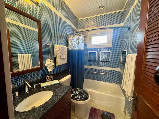 $295,000 | 165 Franklin Avenue, Aurora, IL 60506