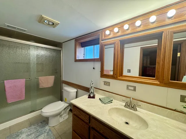 $295,000 | 165 Franklin Avenue, Aurora, IL 60506