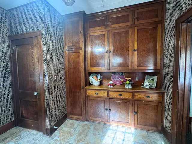 $295,000 | 165 Franklin Avenue, Aurora, IL 60506