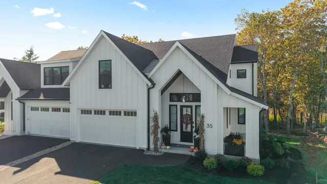 $1,010,000 | 44 Trails Edge Road, Windham, NH 03087