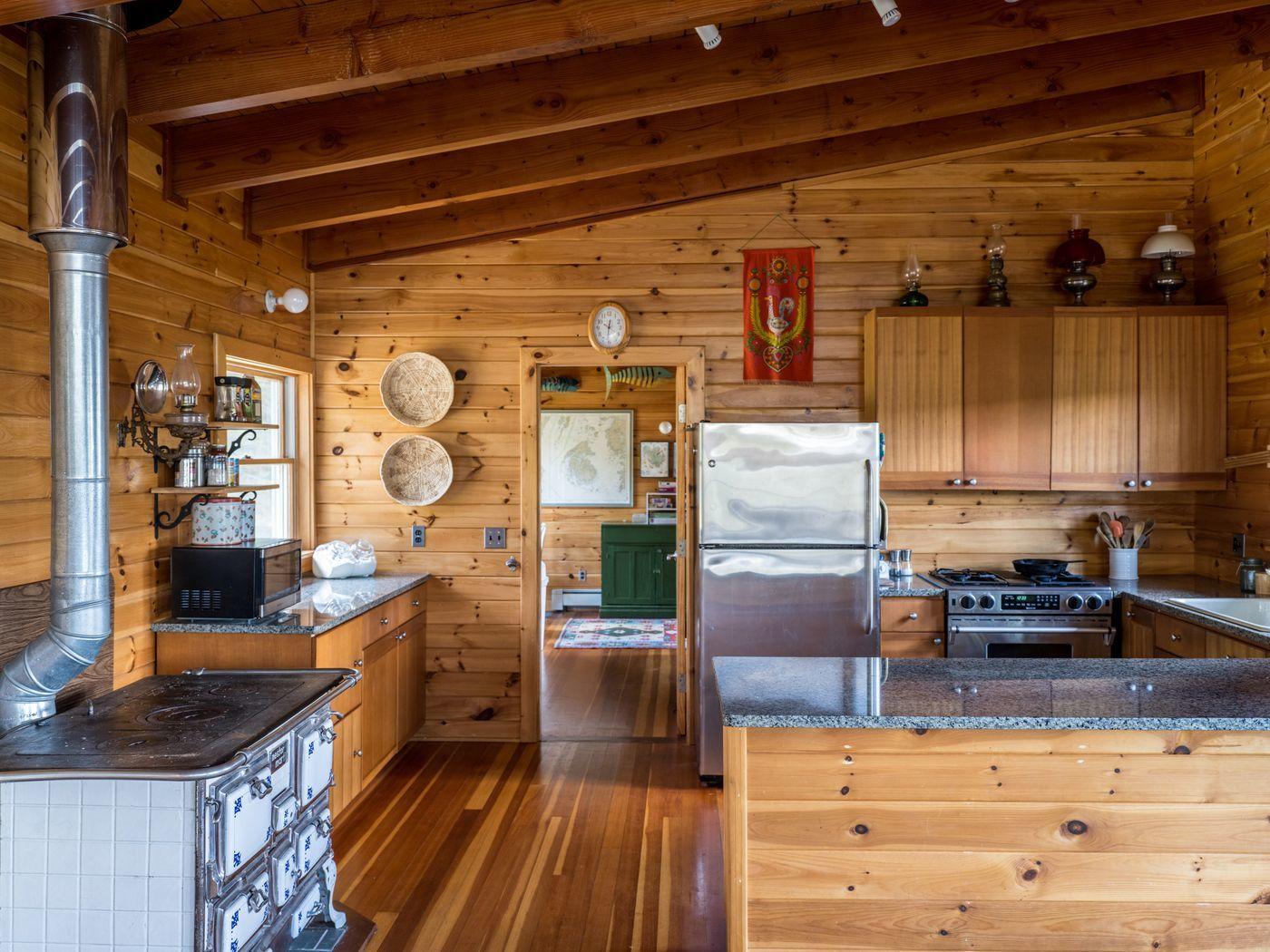153 Tip Toe Mountain Road Vinalhaven, ME 04863 - Photo 10 of 33 W12-ME1857_10