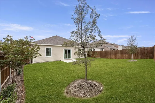 $2,250 | 1540 Shadow Hawk Drive, Fort Worth, TX 76052