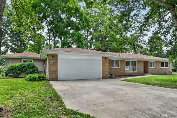 $338,000 | 4877 Orchard Lane, Owosso, MI 48867