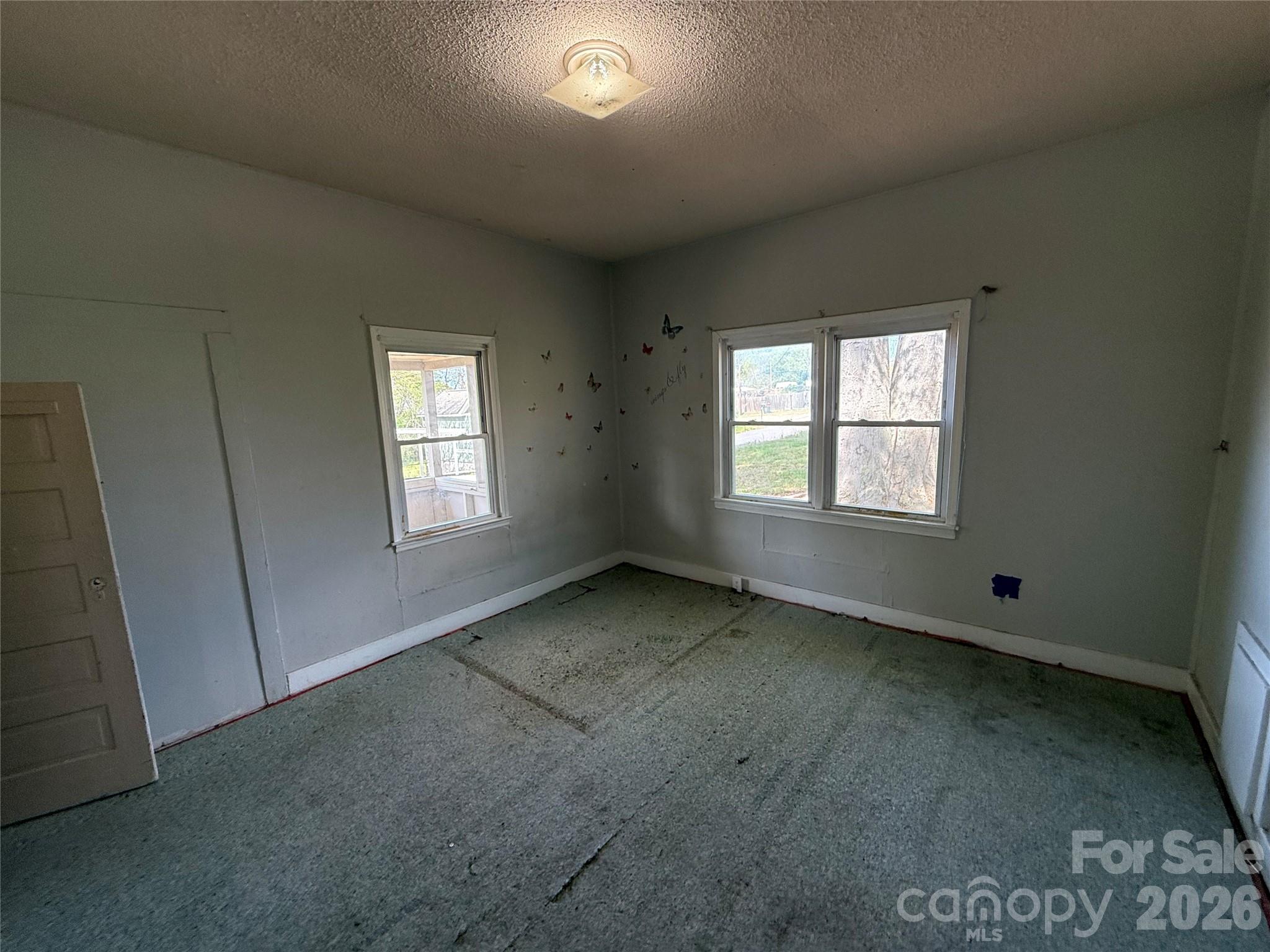965 13th Street Lancaster, SC 29720 - Photo 11 of 17 an empty room with windows