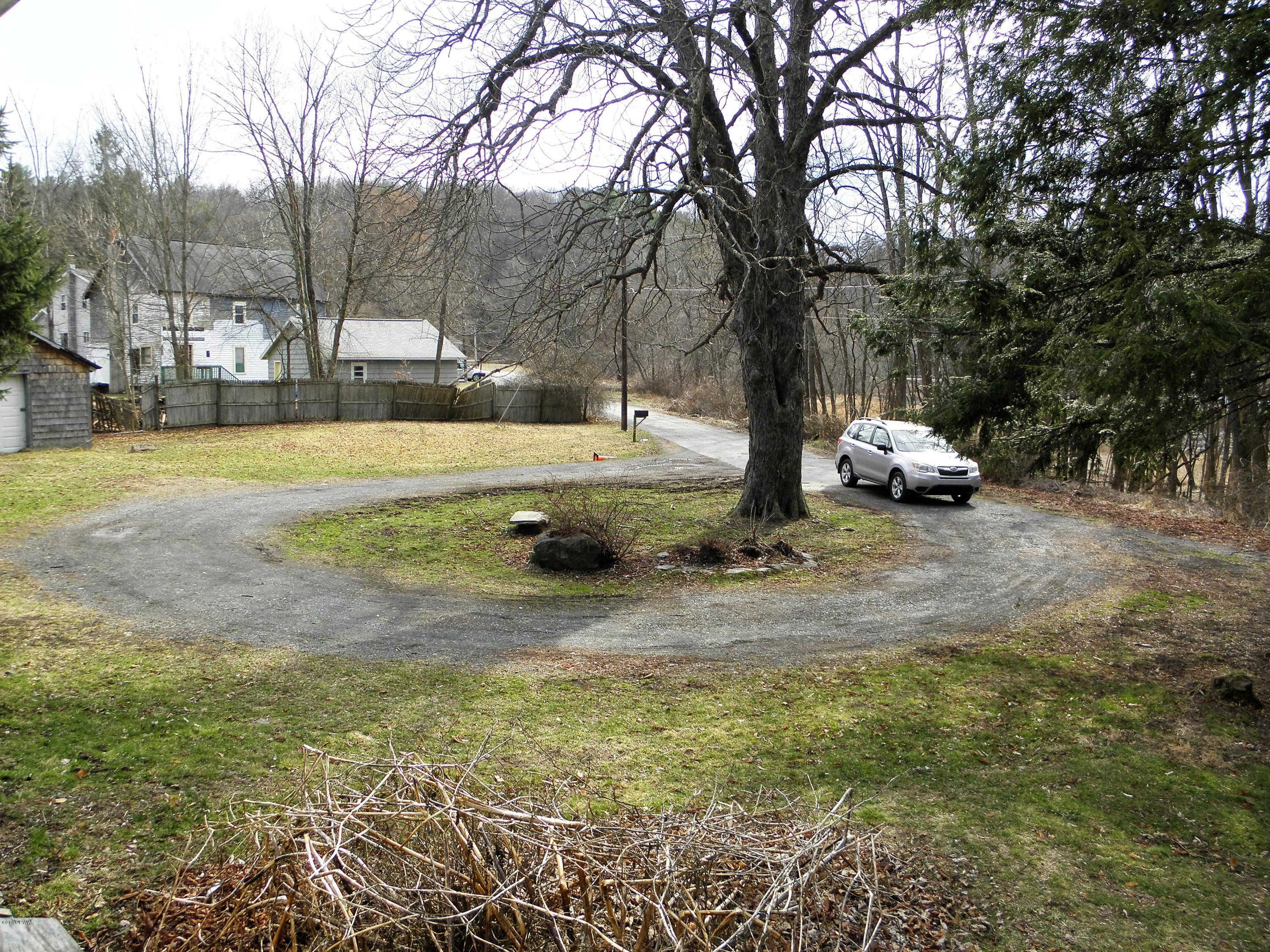 12 Riverside Avenue Hawley, PA 18428 - Photo 8 of 16