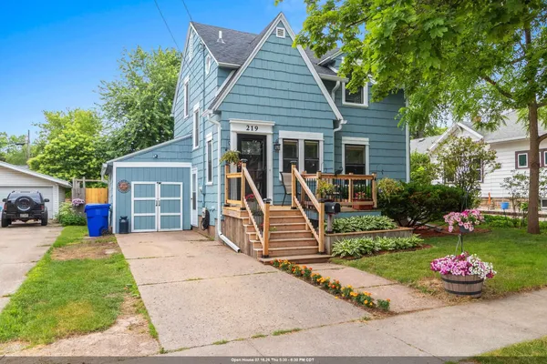 $289,900 | 219 East Hancock Street, Appleton, WI 54911