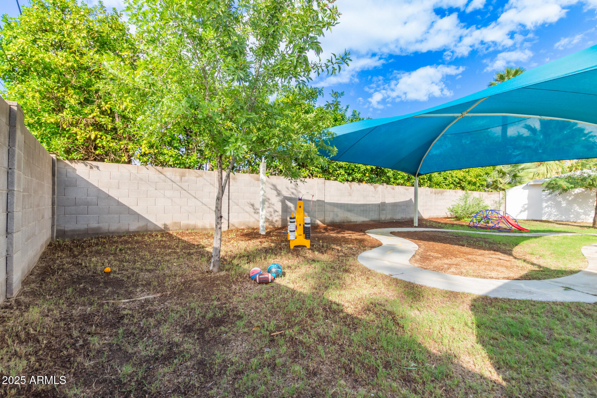 328 East Bethany Home Road Phoenix, AZ 85012 - Photo 30 of 35