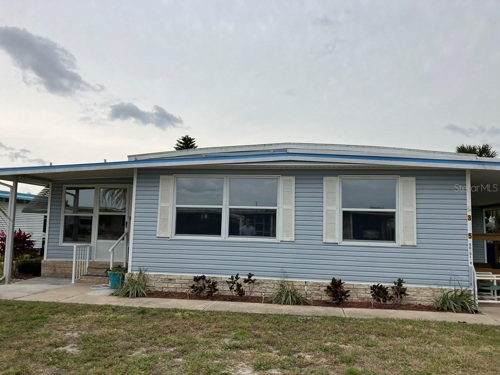 1305 Mohawk Circle Tavares, FL 32778 - Photo 2 of 31