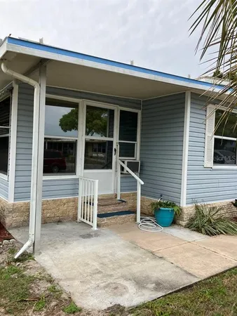 $159,900 | 1305 Mohawk Circle, Tavares, FL 32778