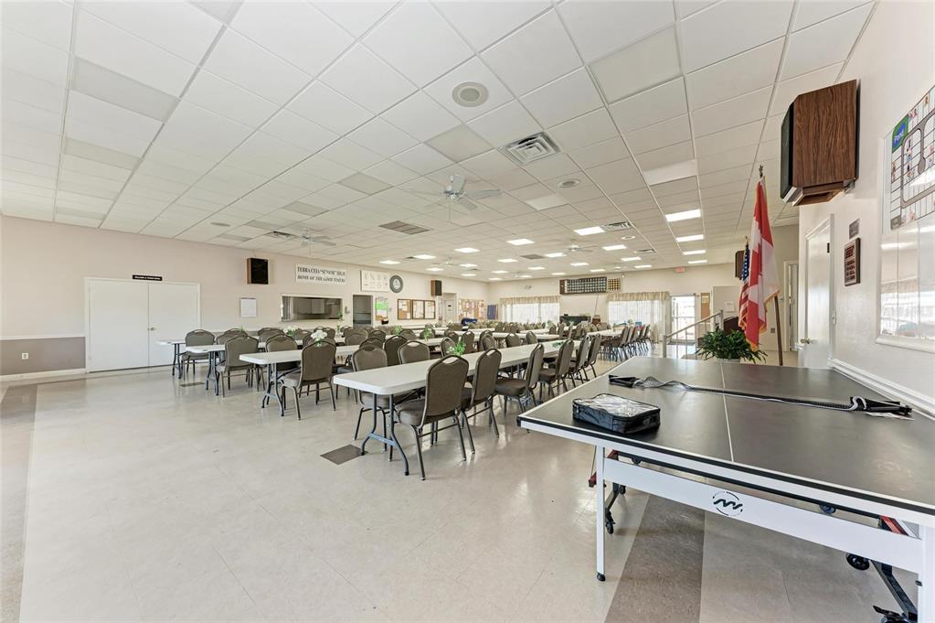 5619 Bayshore Road, Unit 164 Palmetto, FL 34221 - Photo 42 of 42 a kitchen with lots of counter top space