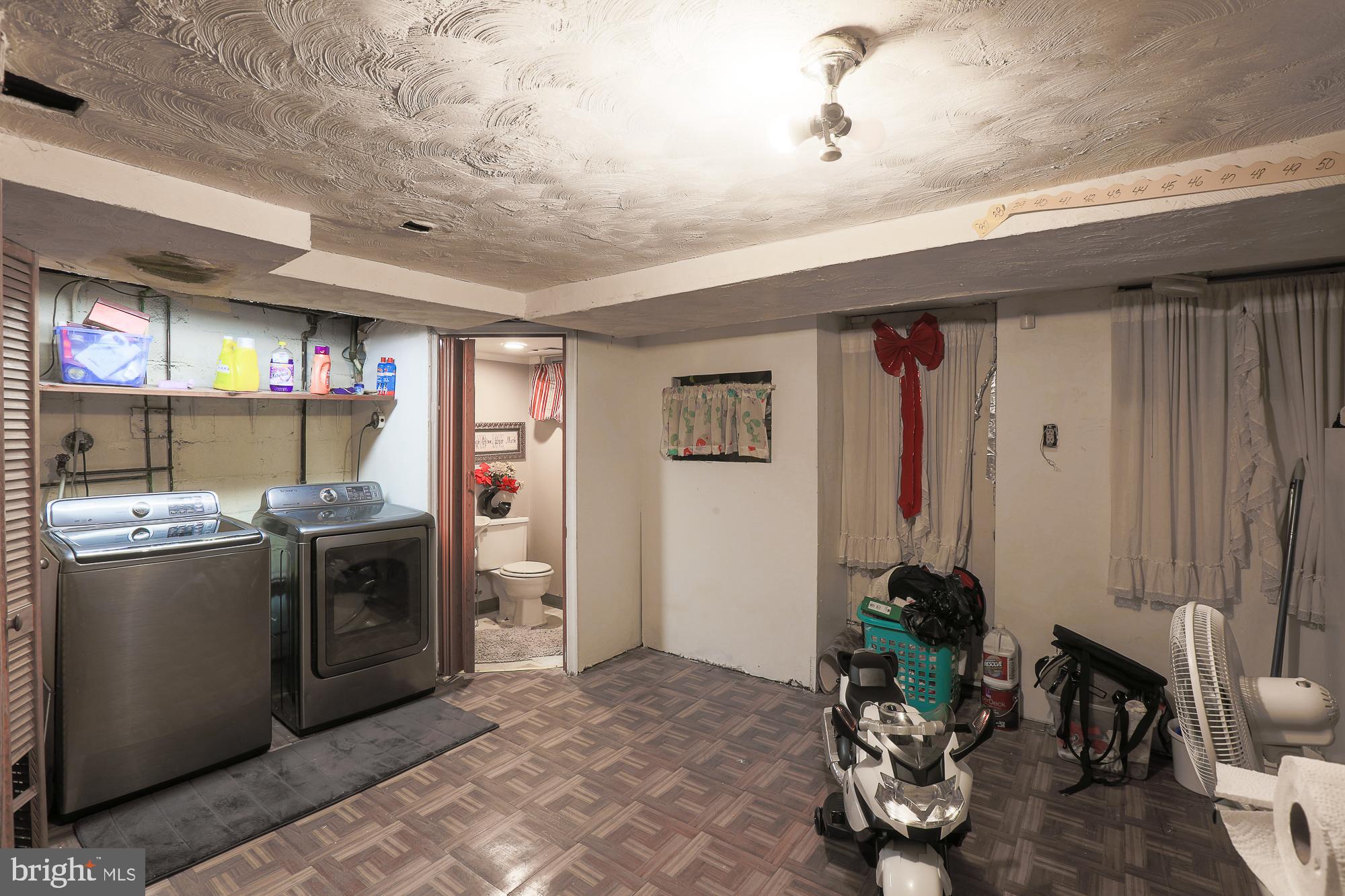 1327 Pentwood Road Baltimore, MD 21239 - Photo 27 of 32 Newer Samsung Washer And Dryer