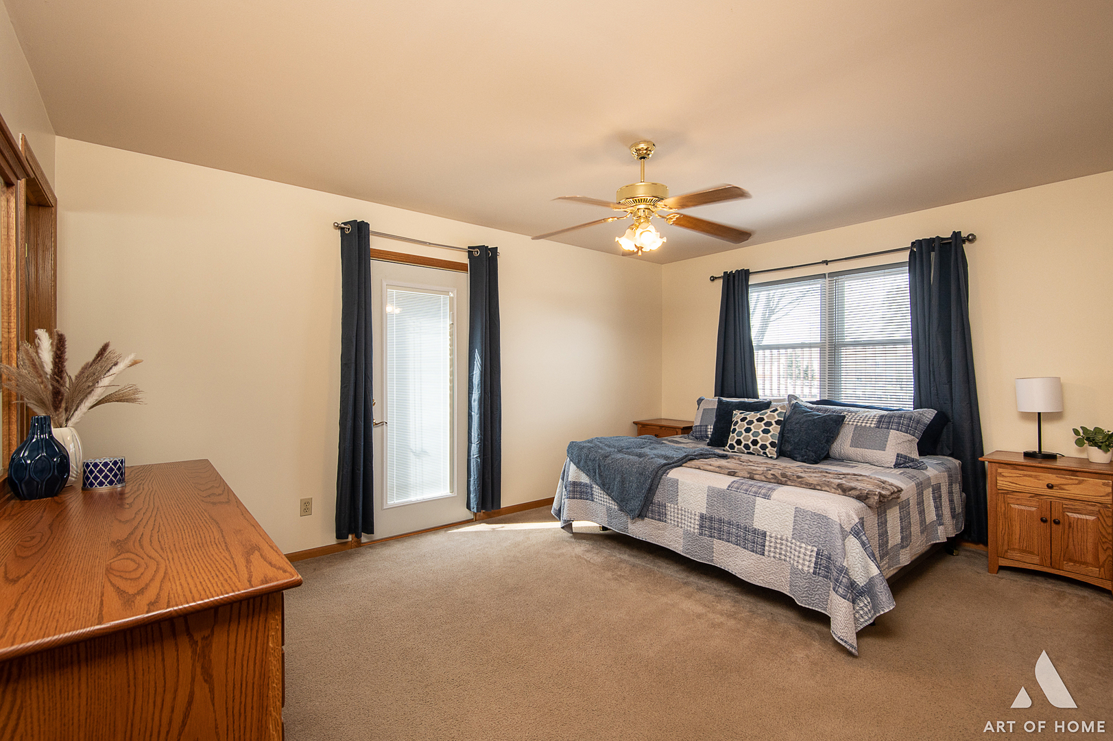 407 Wimbleton Trail McHenry, IL 60050 - Photo 14 of 38 a bedroom with a bed and a table in it