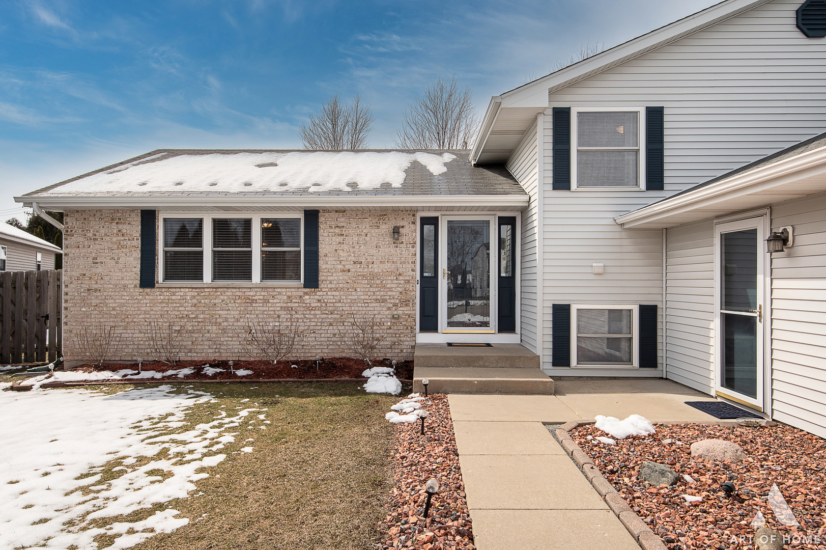 407 Wimbleton Trail McHenry, IL 60050 - Photo 2 of 38 a front view of a house