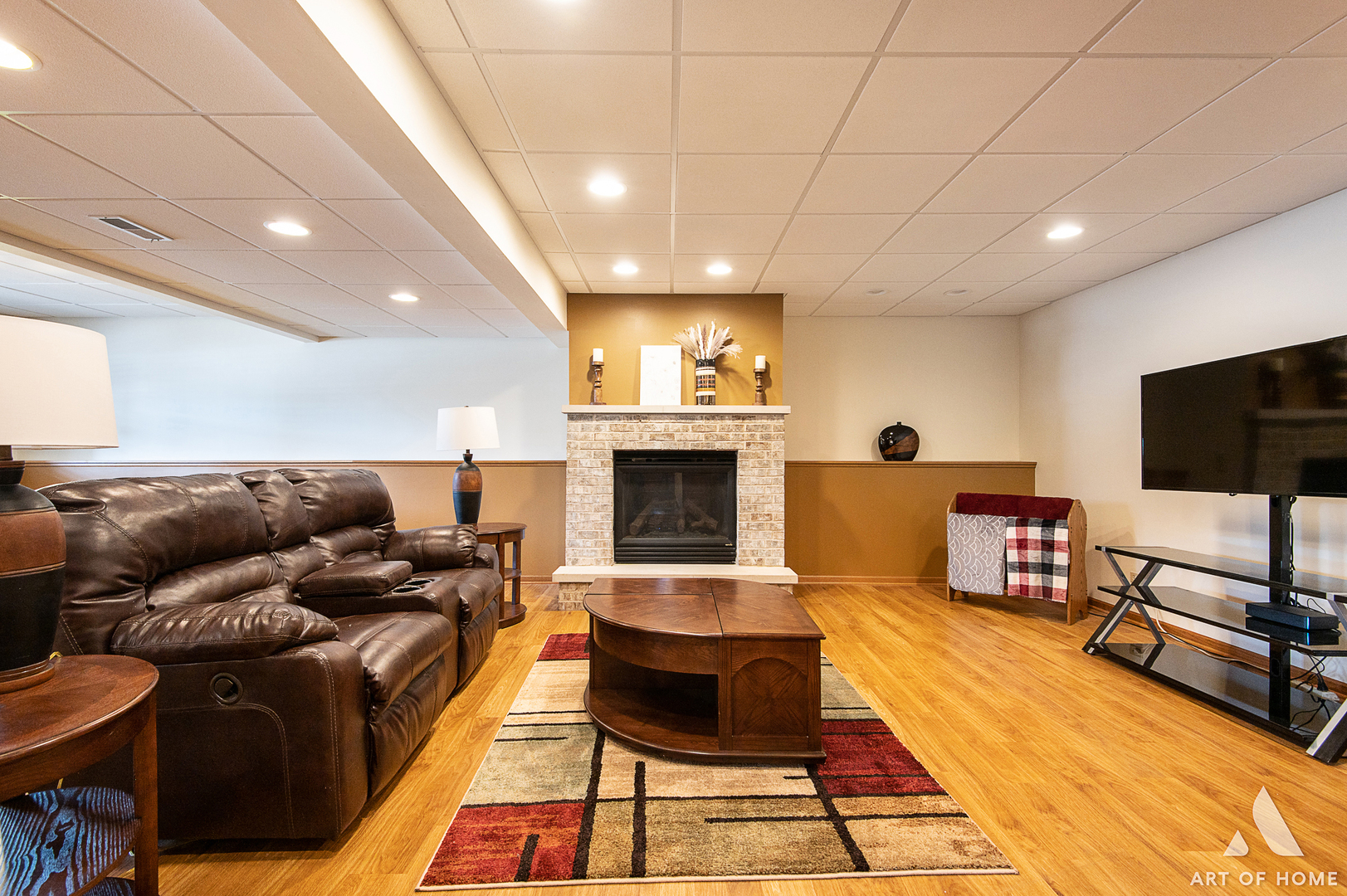 407 Wimbleton Trail McHenry, IL 60050 - Photo 21 of 38 a living room with furniture and a flat screen tv