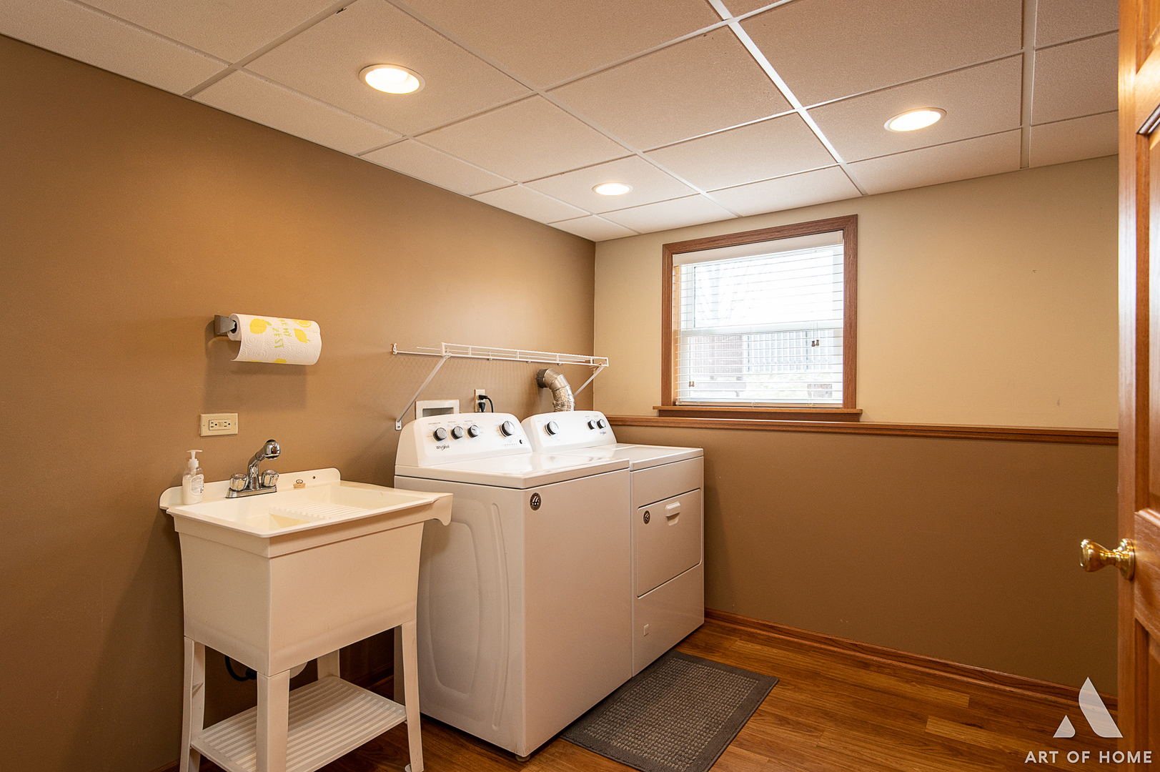 407 Wimbleton Trail McHenry, IL 60050 - Photo 25 of 38 a utility room with dryer and washer