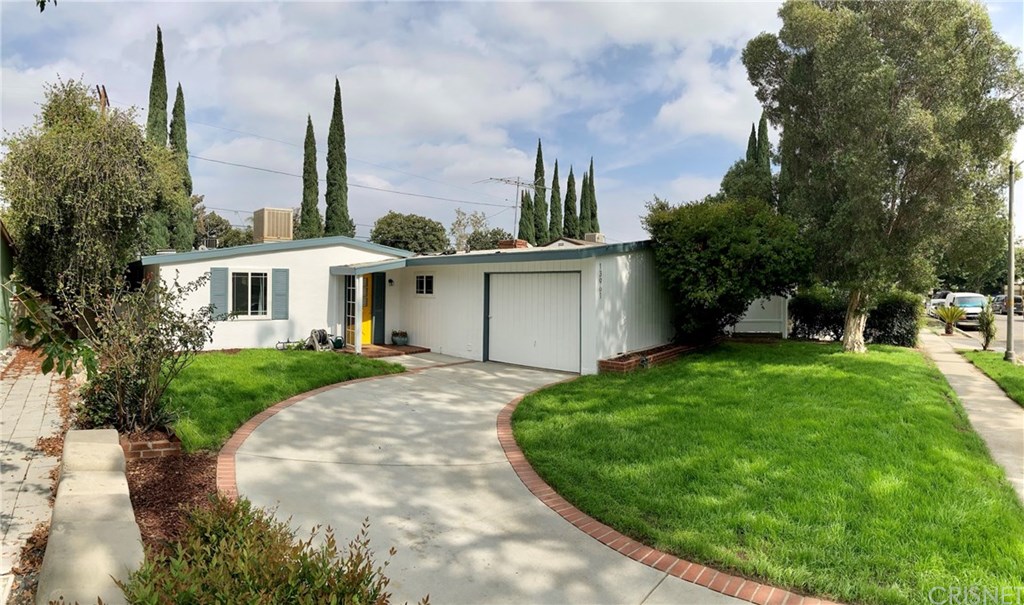 13961 Stroud Street Panorama City, CA 91402 - Photo 2 of 40