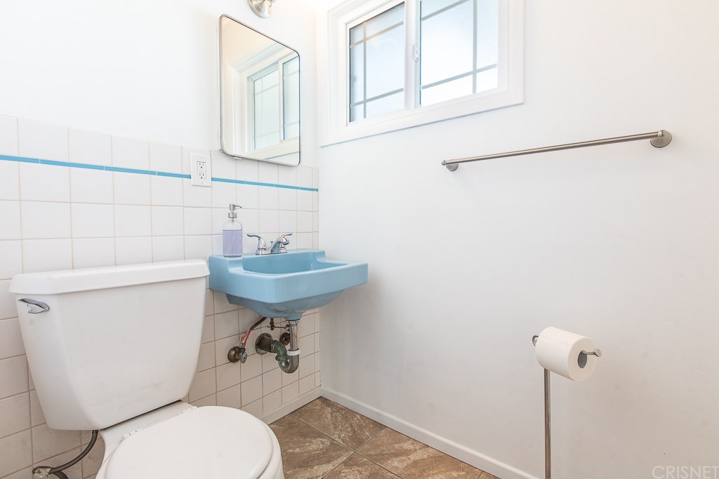 13961 Stroud Street Panorama City, CA 91402 - Photo 25 of 40