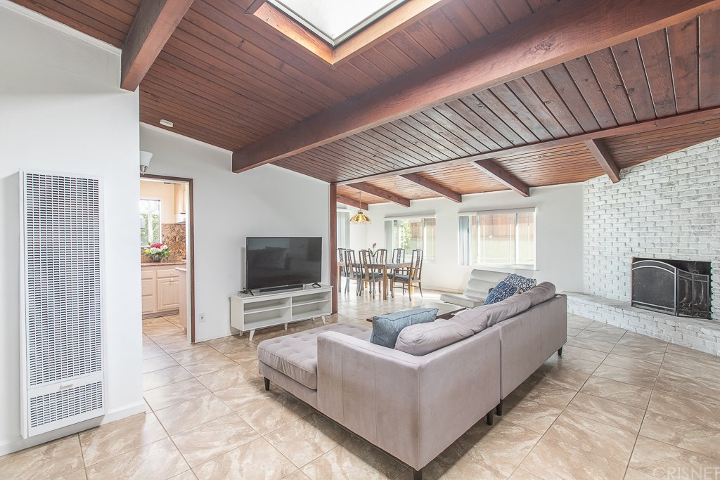 13961 Stroud Street Panorama City, CA 91402 - Photo 10 of 40