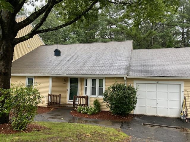 187 Winding Pond Road Londonderry, NH 03053 - Photo 2 of 40