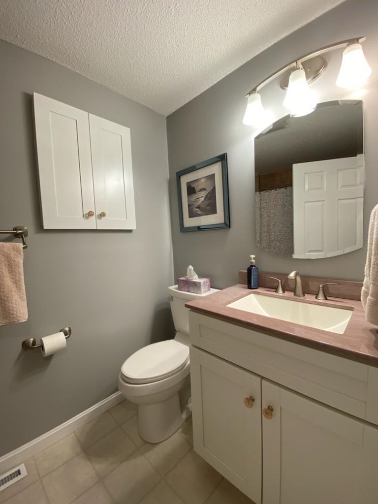 187 Winding Pond Road Londonderry, NH 03053 - Photo 27 of 40