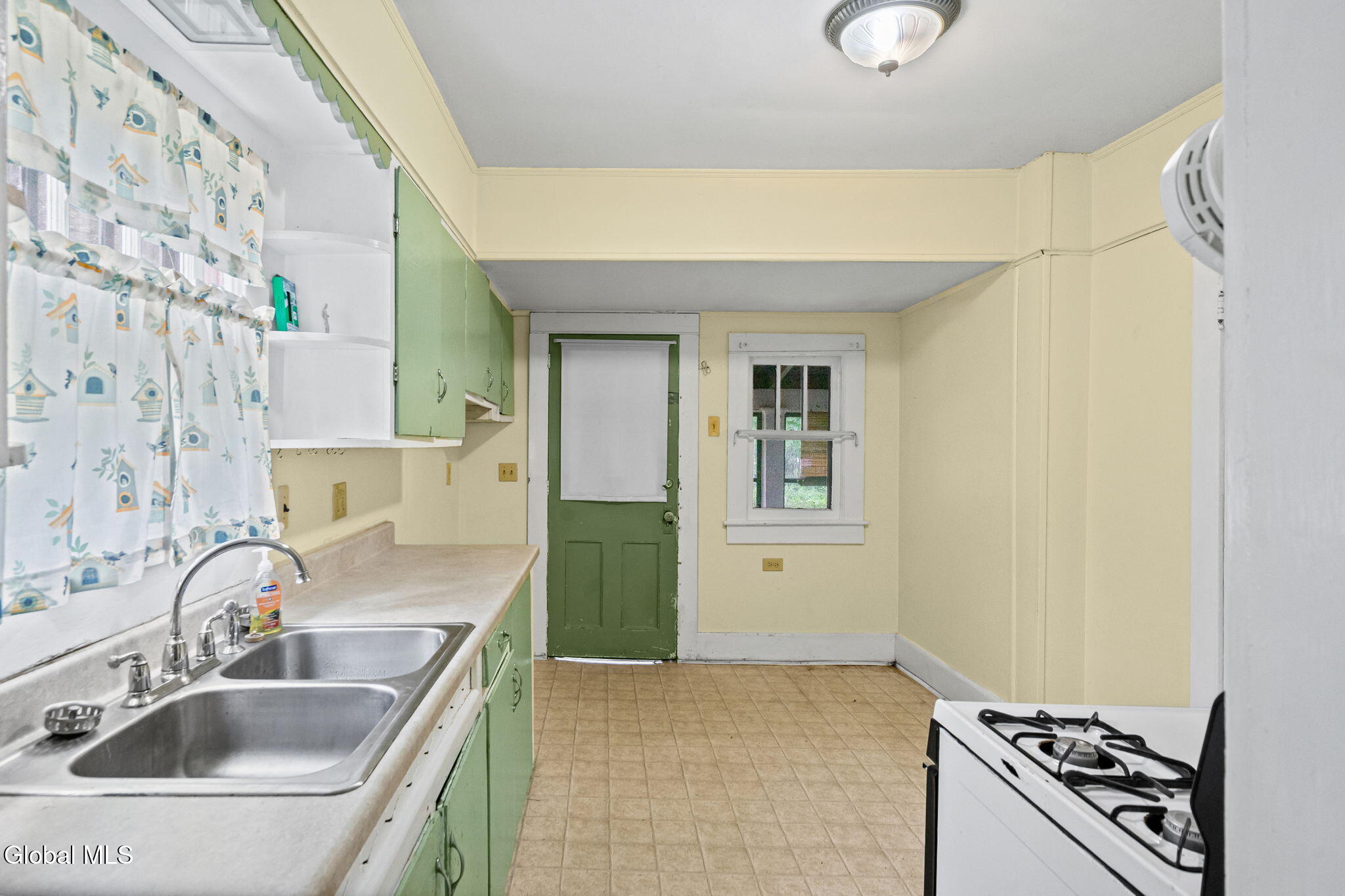 120 Leversee Road Troy, NY 12182 - Photo 9 of 24 16-web-or-mls-120-leversee-rd