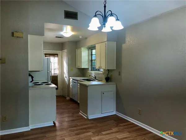 $1,800 | 615 Burleson Street, Unit 4, San Marcos, TX 78666
