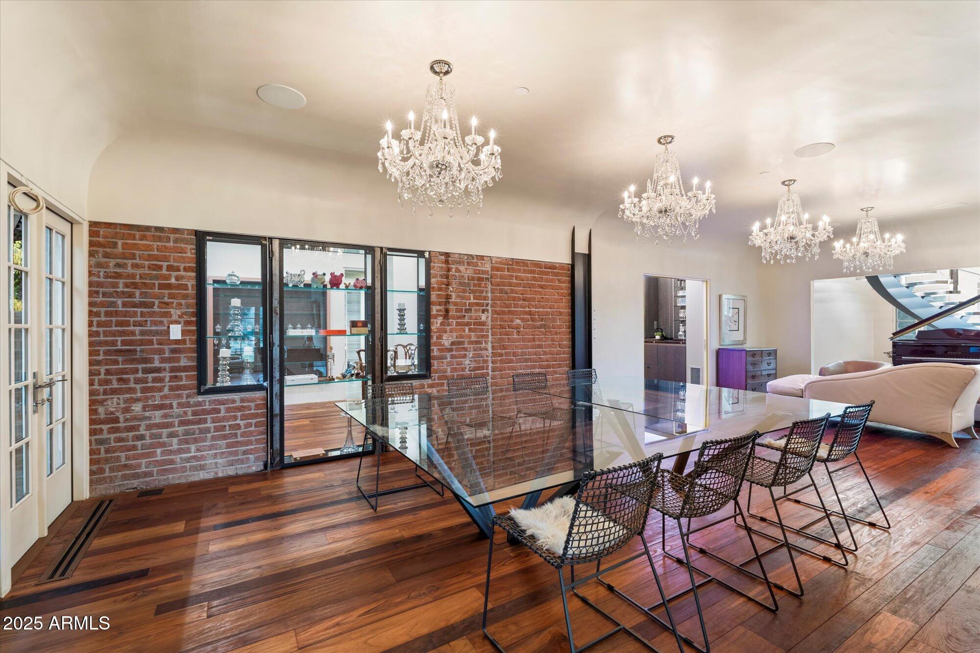 341 East Monte Vista Road Phoenix, AZ 85004 - Photo 10 of 77 021-Dining Room