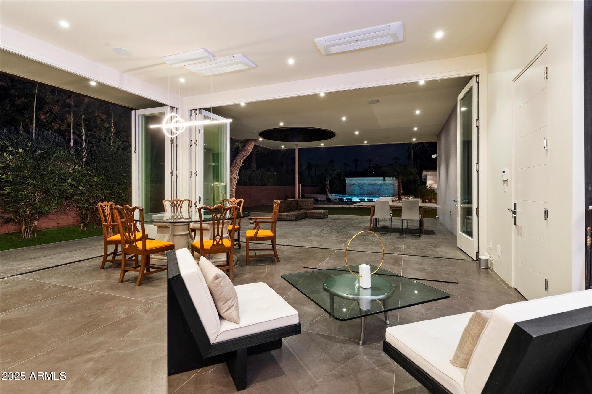 341 East Monte Vista Road Phoenix, AZ 85004 - Photo 22 of 77 038-Family Room