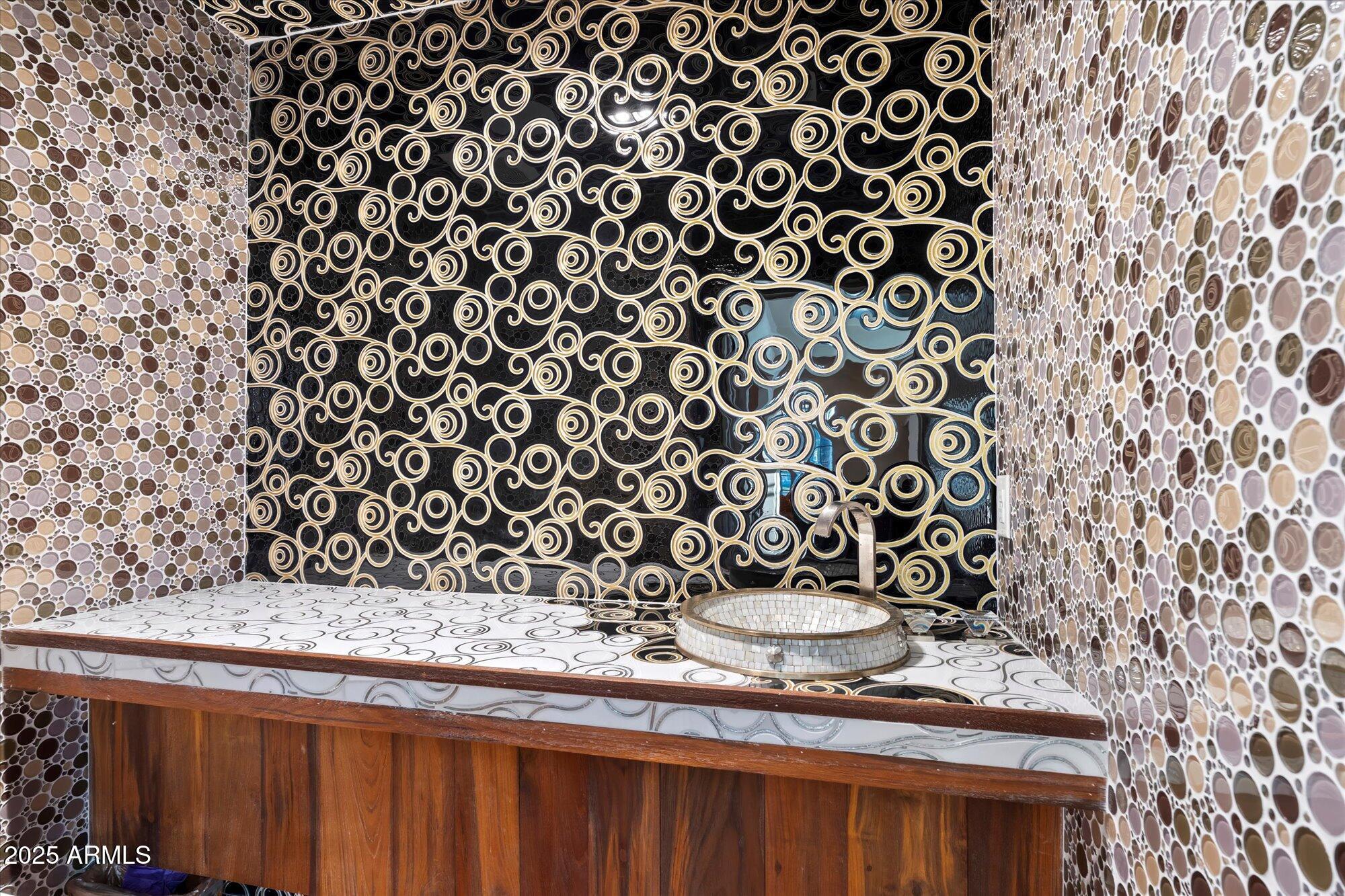 341 East Monte Vista Road Phoenix, AZ 85004 - Photo 30 of 77 046-Powder Room