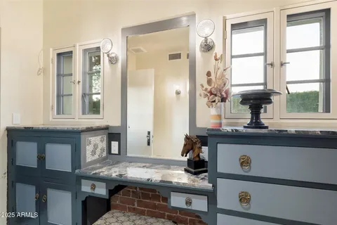 $5,700,000 | 341 East Monte Vista Road, Phoenix, AZ 85004