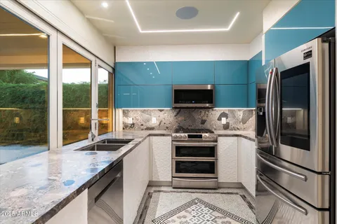 $5,700,000 | 341 East Monte Vista Road, Phoenix, AZ 85004