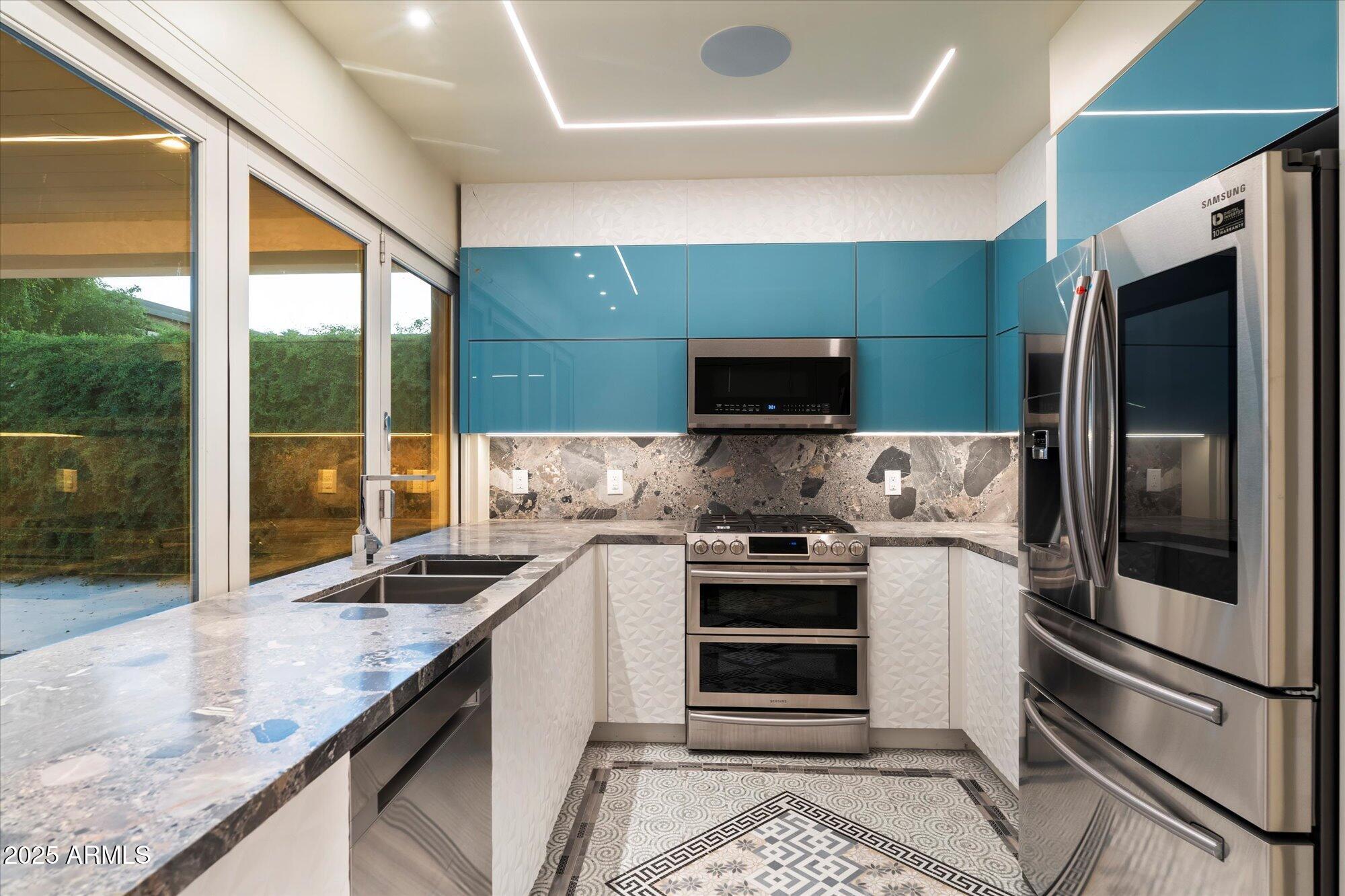 341 East Monte Vista Road Phoenix, AZ 85004 - Photo 48 of 78 069-Guest House Kitchen
