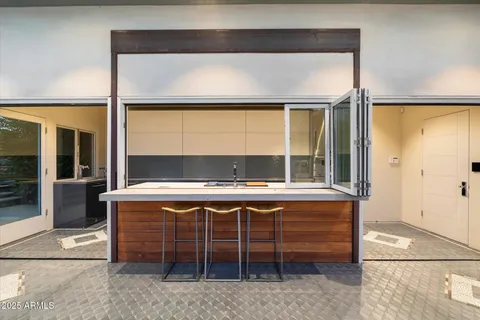 $5,700,000 | 341 East Monte Vista Road, Phoenix, AZ 85004