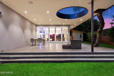 $5,700,000 | 341 East Monte Vista Road, Phoenix, AZ 85004