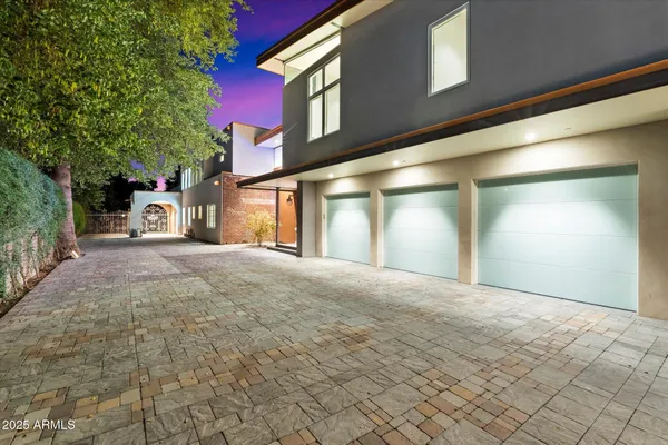 $5,700,000 | 341 East Monte Vista Road, Phoenix, AZ 85004