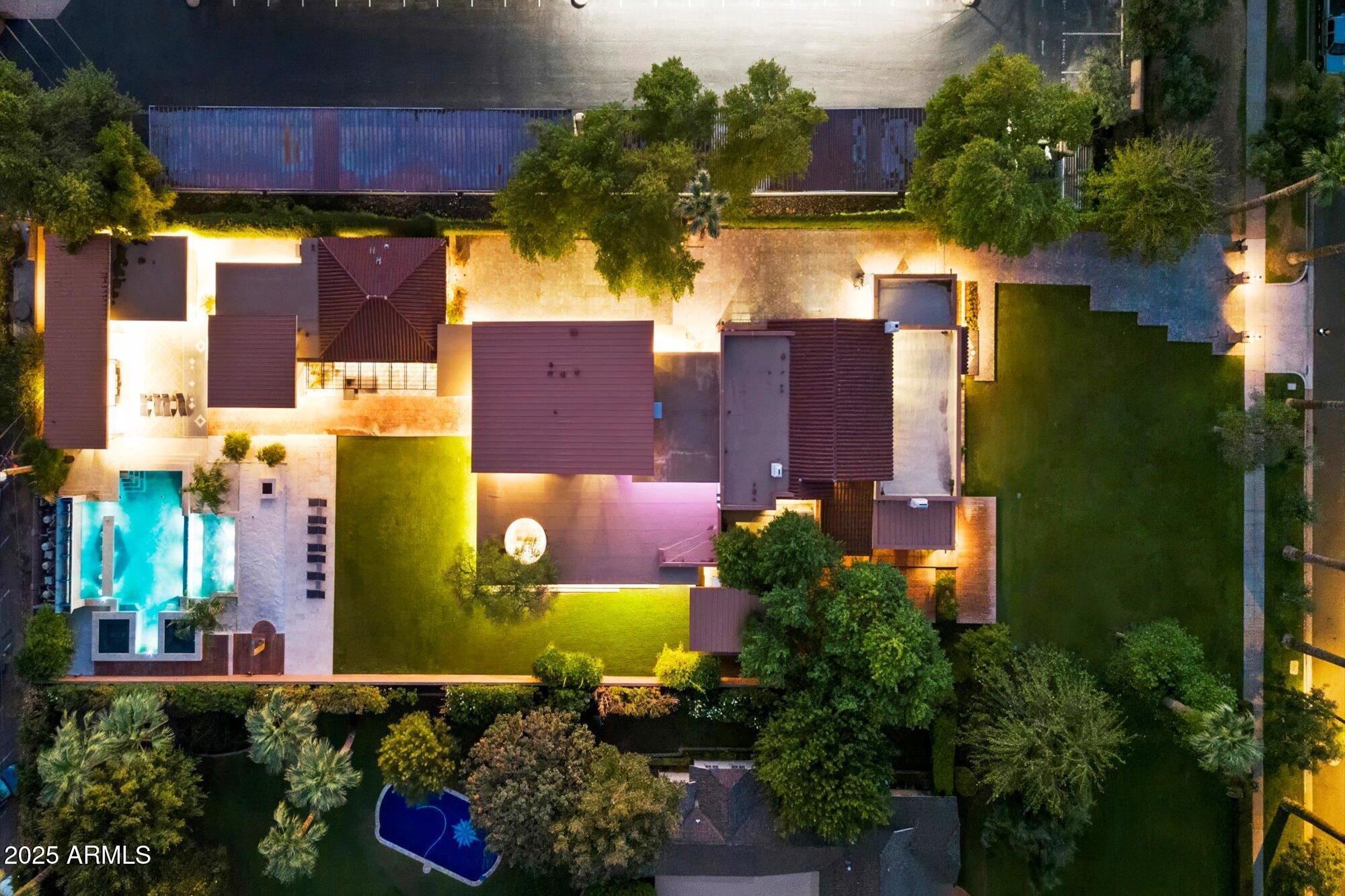 341 East Monte Vista Road Phoenix, AZ 85004 - Photo 74 of 77 a view of a building