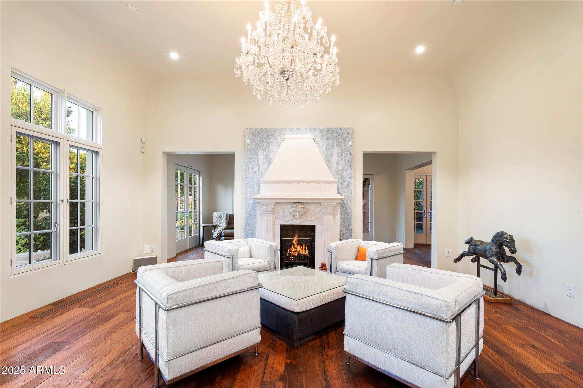 341 East Monte Vista Road Phoenix, AZ 85004 - Photo 7 of 78 013-Living Room