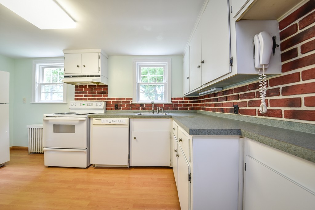 16 Londonderry Road Framingham, MA 01701 - Photo 4 of 19 Gallery Image 4