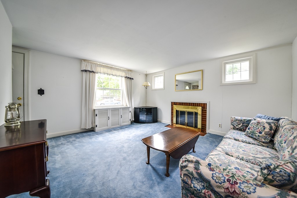 16 Londonderry Road Framingham, MA 01701 - Photo 5 of 19 Gallery Image 5