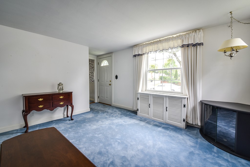 16 Londonderry Road Framingham, MA 01701 - Photo 6 of 19 Gallery Image 6