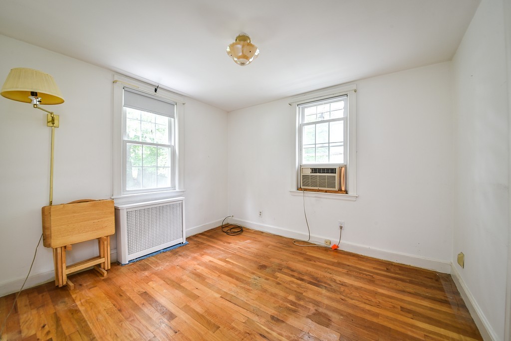 16 Londonderry Road Framingham, MA 01701 - Photo 10 of 19 Gallery Image 10