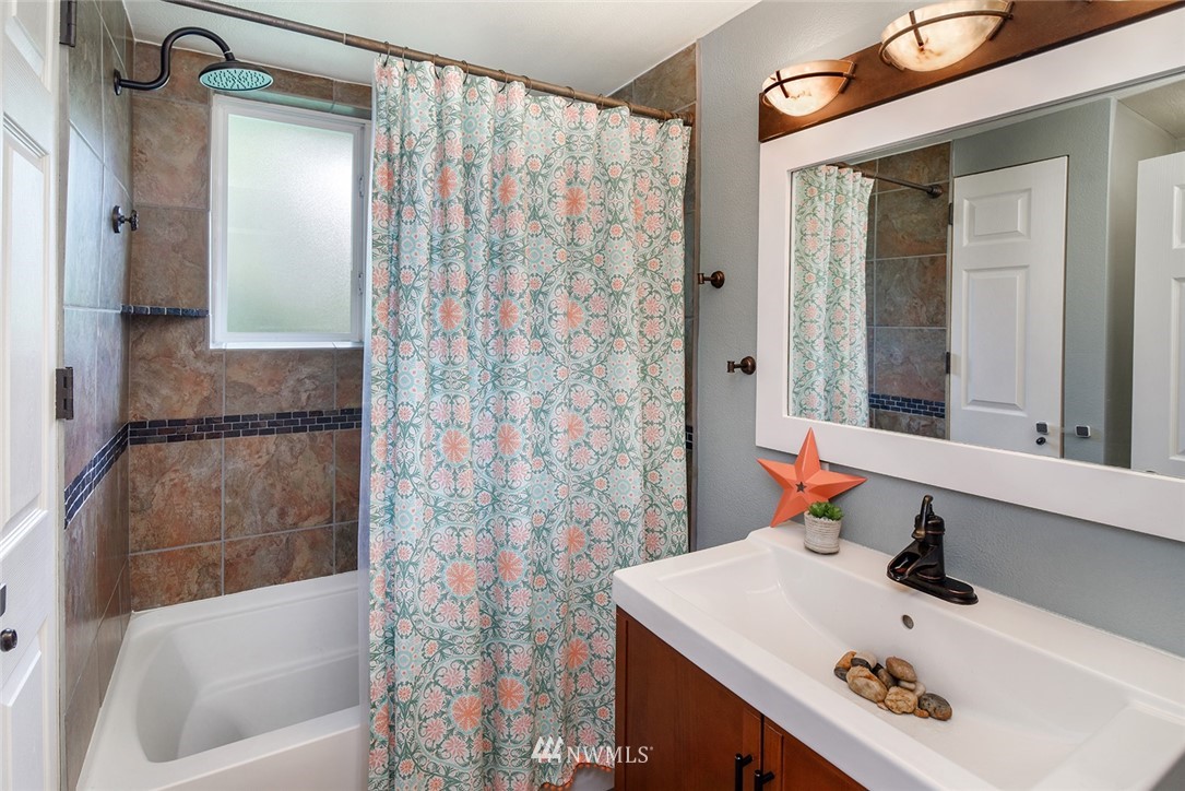 745 Rasmussen Lane Bremerton, WA 98310 - Photo 14 of 25 Gallery Image 14