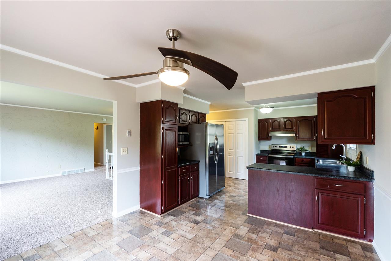 5727 Cimmarron Lane Waterloo, IA 50701 - Photo 4 of 27 Gallery Image 4