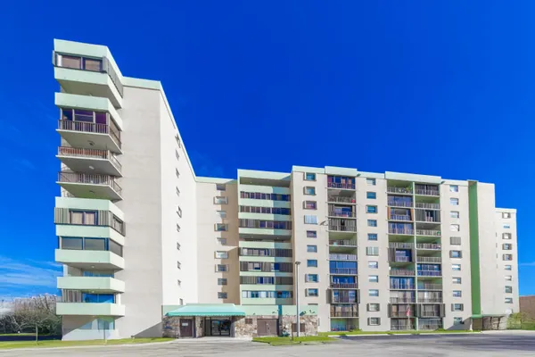 $289,900 | 5055 Northwest 7th Street, Unit 610, Miami, FL 33126