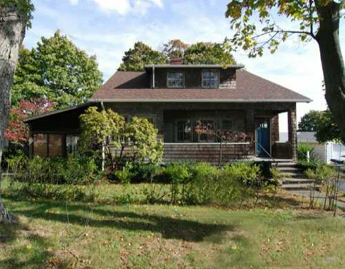 70 Whitcomb Road East Providence, RI 02915 - Photo 1 of 8 Exterior Front.