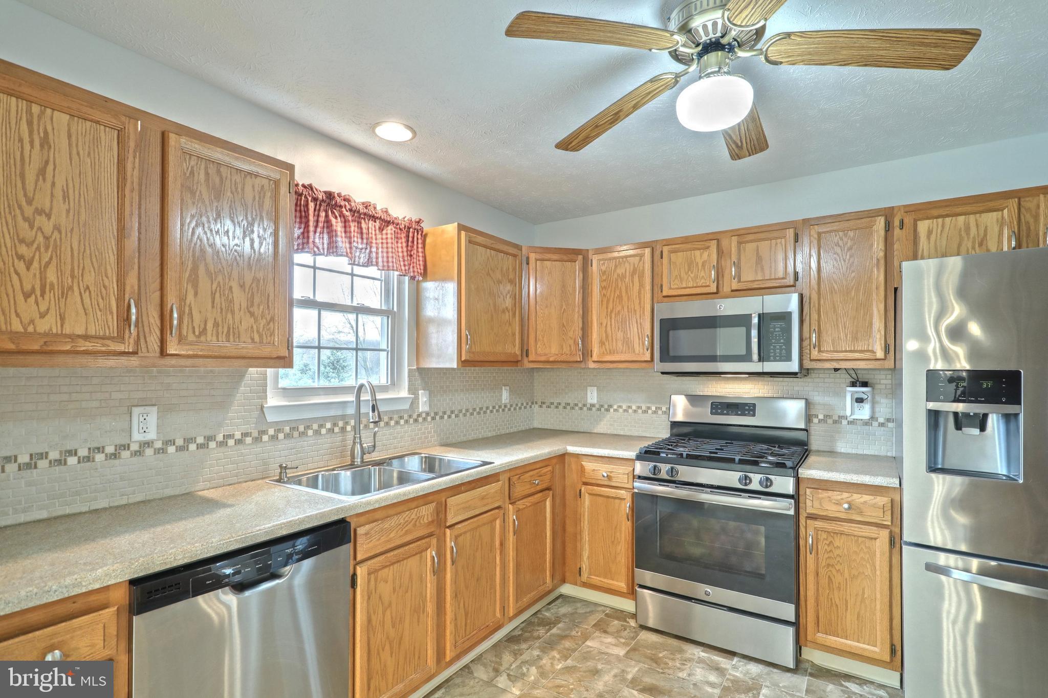175 Cold Stream Trail Felton, PA 17322 - Photo 9 of 32 Gallery Image 9