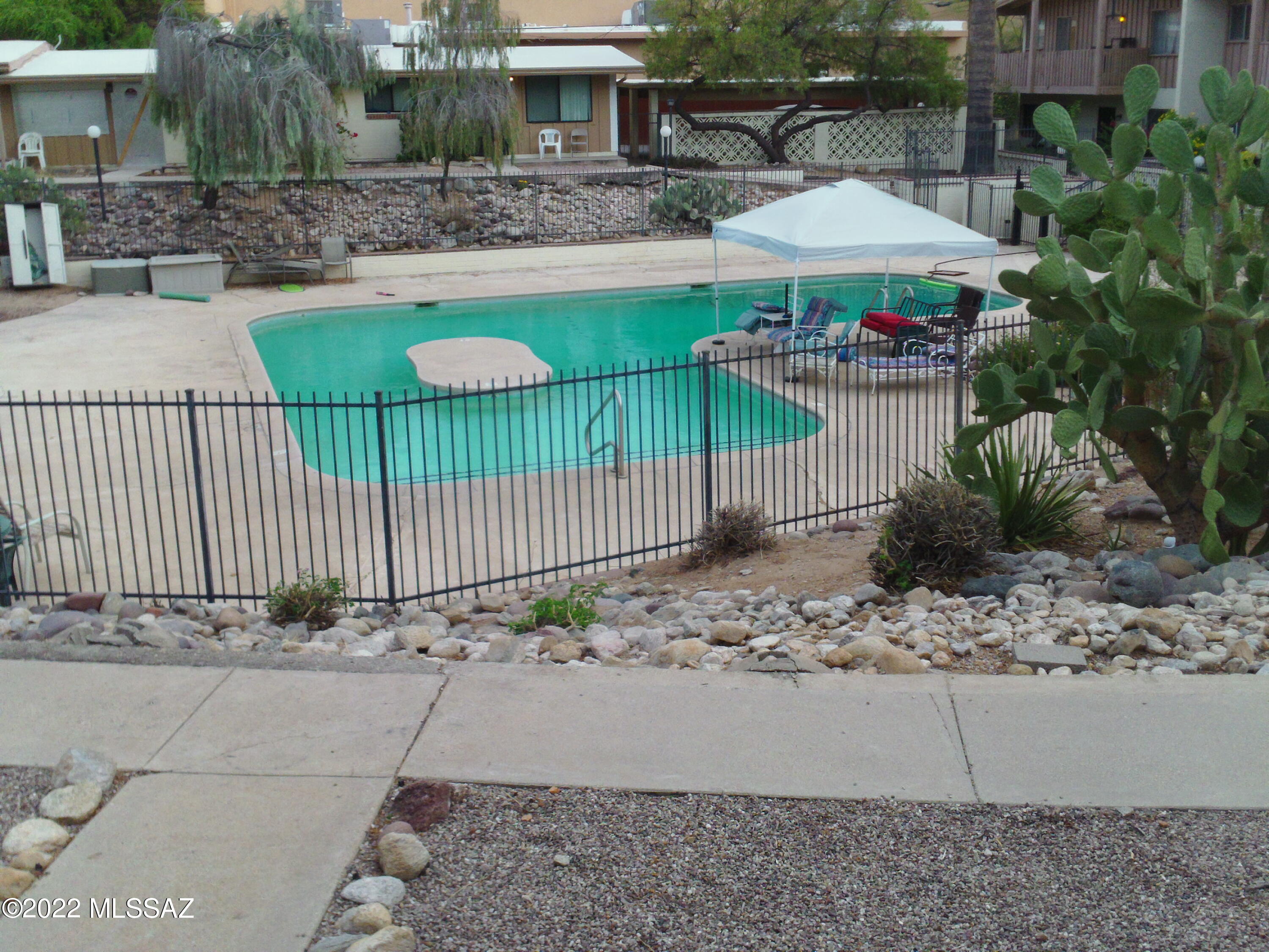 5901 North Oracle Road, Unit 13 Tucson, AZ 85704 - Photo 7 of 37 Gallery Image 7