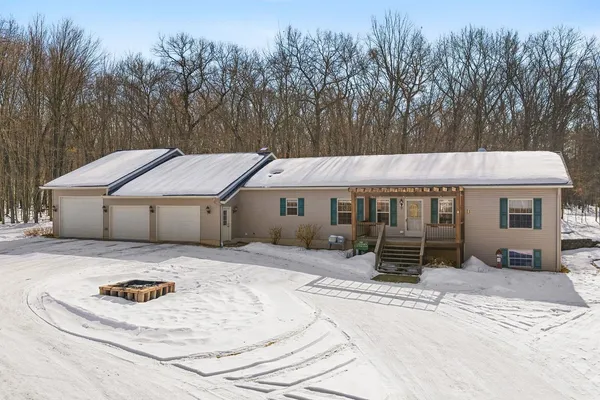 $755,000 | W15501 Highway 10, Fairchild, WI 54741